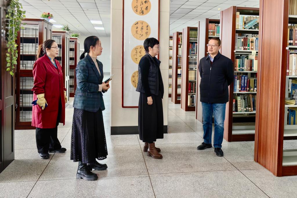 图书馆开展2026年寒假前安全检查工作